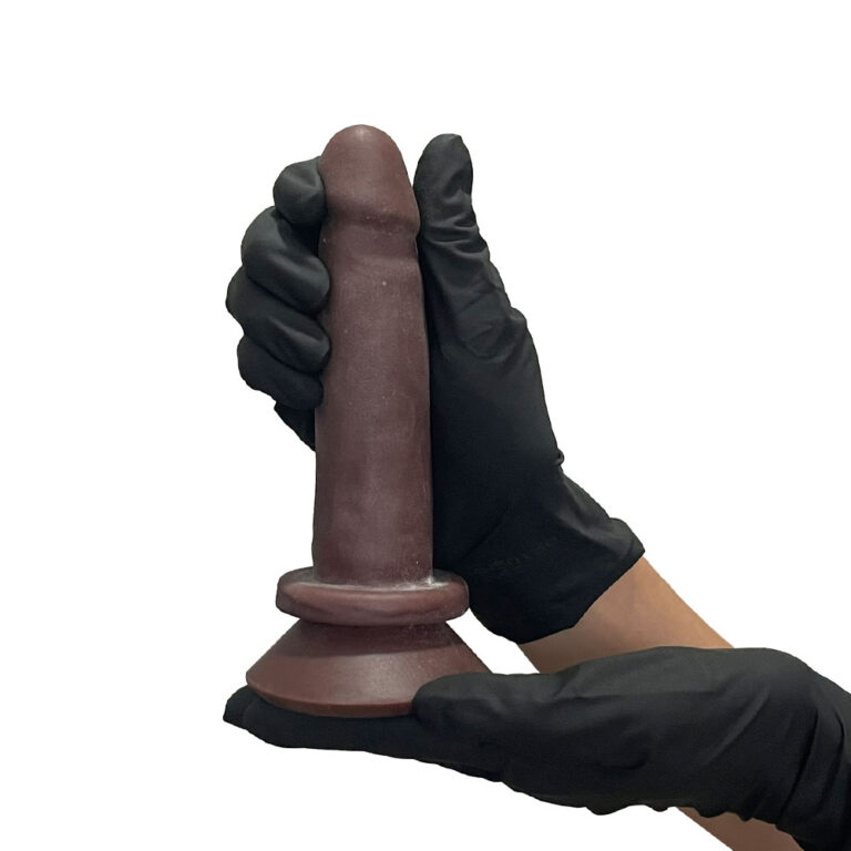 Pênis Médio 15,5cm x 3,5cm Realista Cyberskin Marrom com Ventosa - Imagem 5