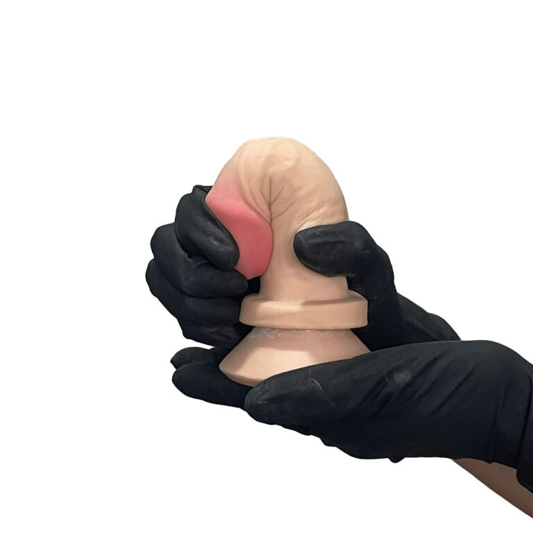 Pênis Pequeno 13,5cm x 3,5cm Realista Cyberskin Bege com Ventosa - Imagem 12