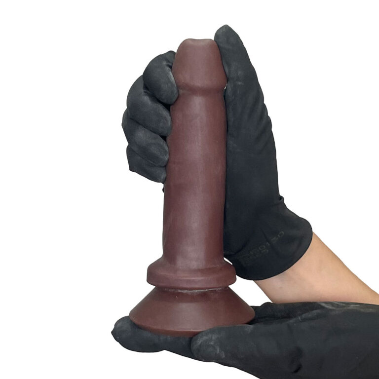 Pênis Pequeno 13,5cm x 3,5cm Realista Cyberskin Marrom com Ventosa - Imagem 4