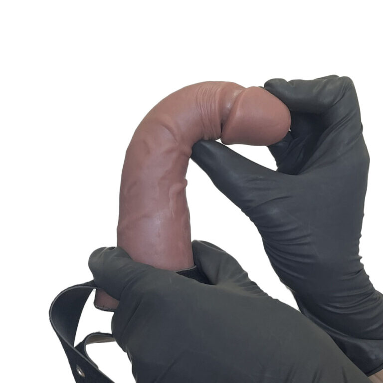 Cinta Peniana Dupla 2 Pênis 12cm x 3cm e 16cm x 3,5cm Marrom com Vibro Interno - Imagem 9