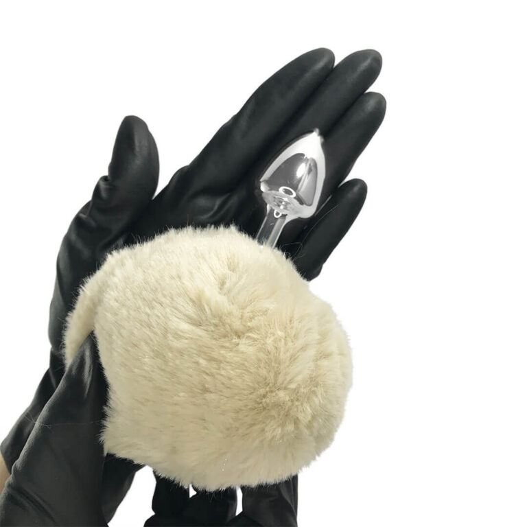 Plug Anal com Pompom de Coelho Bege - Feito em Metal - Imagem 4