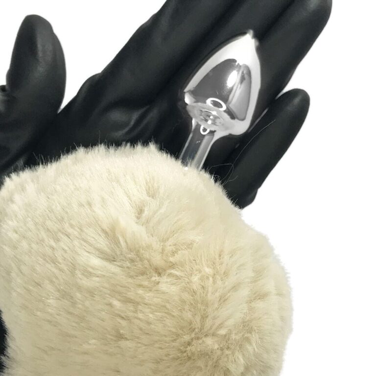 Plug Anal com Pompom de Coelho Bege - Feito em Metal - Imagem 5