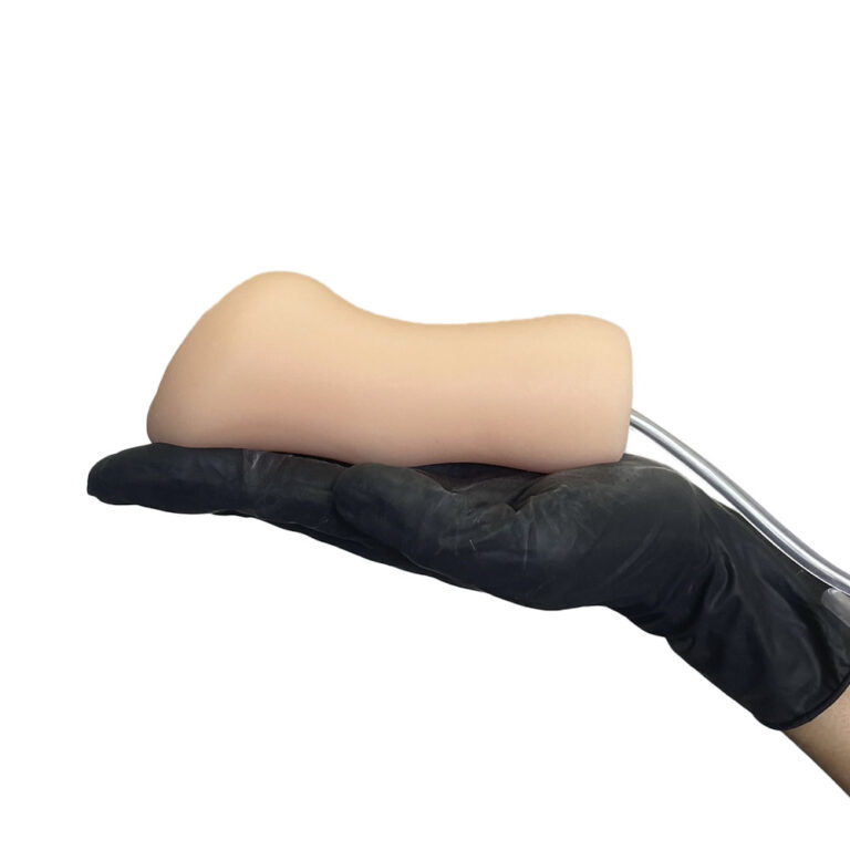 Masturbador masculino formato boca com bomba de sucção manual 14,5cm x 6,8cm - Imagem 8
