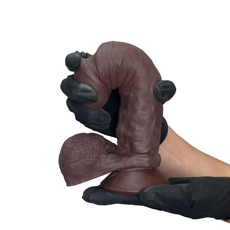 Pênis Grande 19,5cmx 4cm Recarregável com Vibração e Controle Remoto Realista Cyberskin Marrom com Ventosa e Escroto - Imagem 17