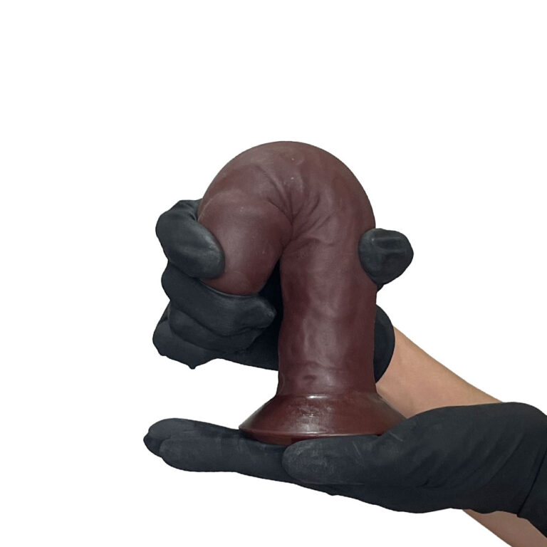 Pênis Grande 17cm x 4,5cm Recarregável com Vibração e Controle Remoto Realista Cyberskin Marrom com Ventosa - Imagem 16