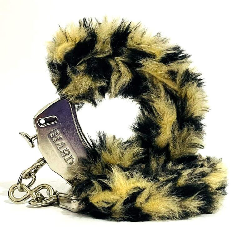 Algema de Metal Cromada com Pelúcia Onça e Chave