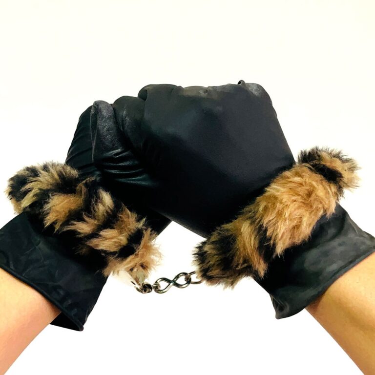 Algema de Metal Cromada com Pelúcia Tigresa e Chave - Imagem 6
