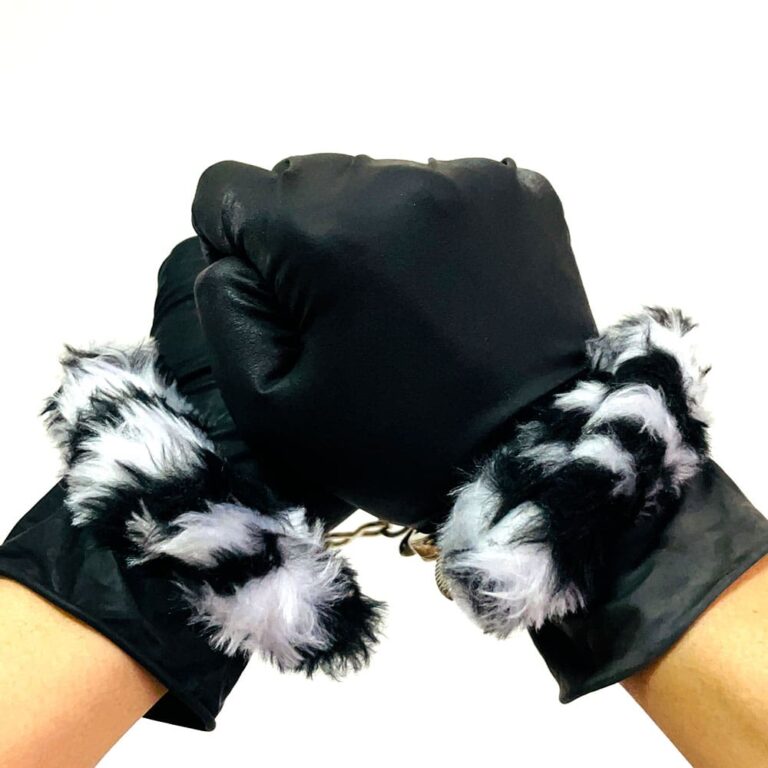 Algema de Metal Cromada com Pelúcia Zebra e Chave - Imagem 4