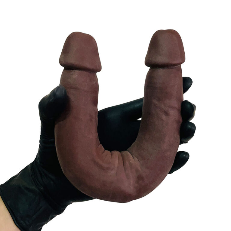 Pênis Duas Pontas / Duas Cabeças 31cmx3,5cm (15,5cm cada lado) Cyberskin Marrom - Imagem 14