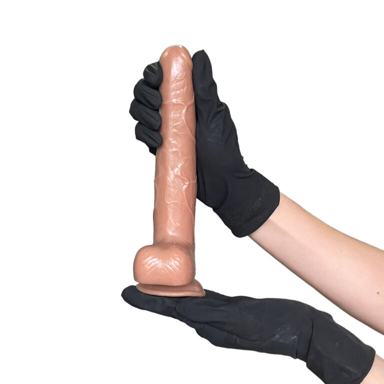 Pênis Grande 21cm x 3,5cm Recarregável com Vibração e estimulador de Clitóris com Controle Remoto Realista Cyberskin com Ventosa e Escroto - Imagem 5