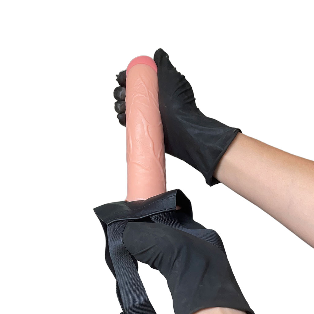 Capa Peniana OCA com Estimulador de Clitóris em Silicone com Cinta 17,5cm x 4cm - Imagem 15